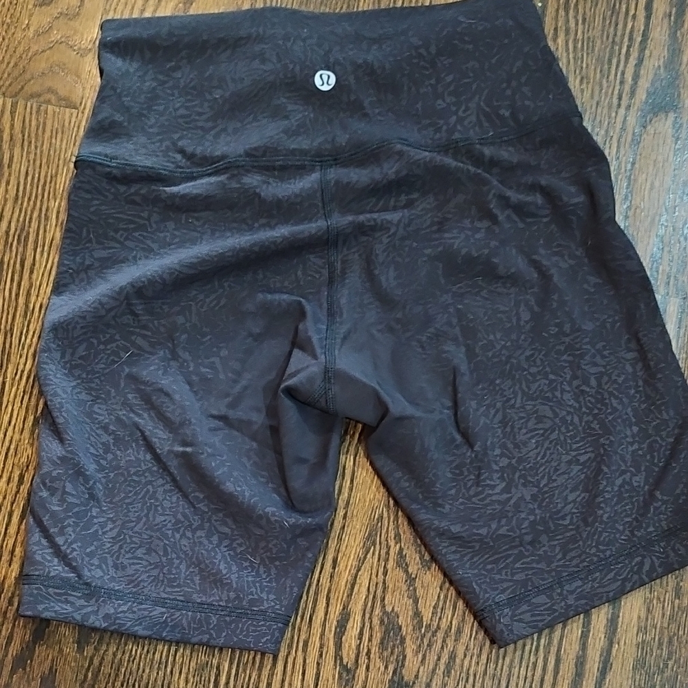 Women's Wunder Train High Rise Shorts, 8" - Picture 3 of 4